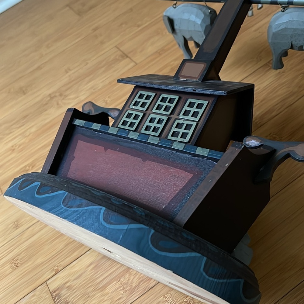 Noah's Ark Folk Art, Hand Made by Maurice and Kelly Dallas 13”x 6”x 26” mantle - Picture 7 of 12